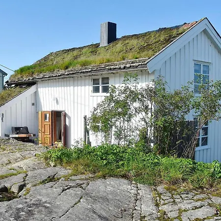 Vakantiehuis Averoy Vii *