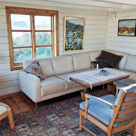 Averoy Vii Holiday home *