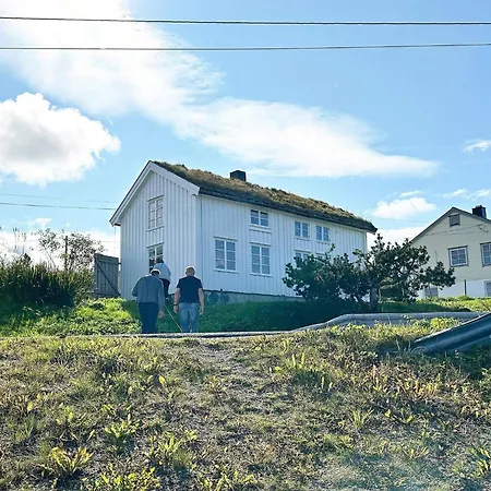 Averoy Vii Holiday home *