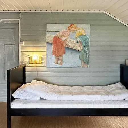 Averoy Vii Sofstad